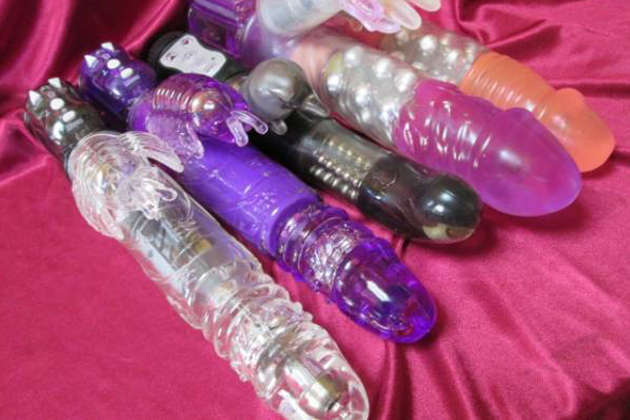 �A�_���g�O�b�Y�͉����Ŕ����̂��x�X�g�H���X�܂ƒʔ̂�O���r